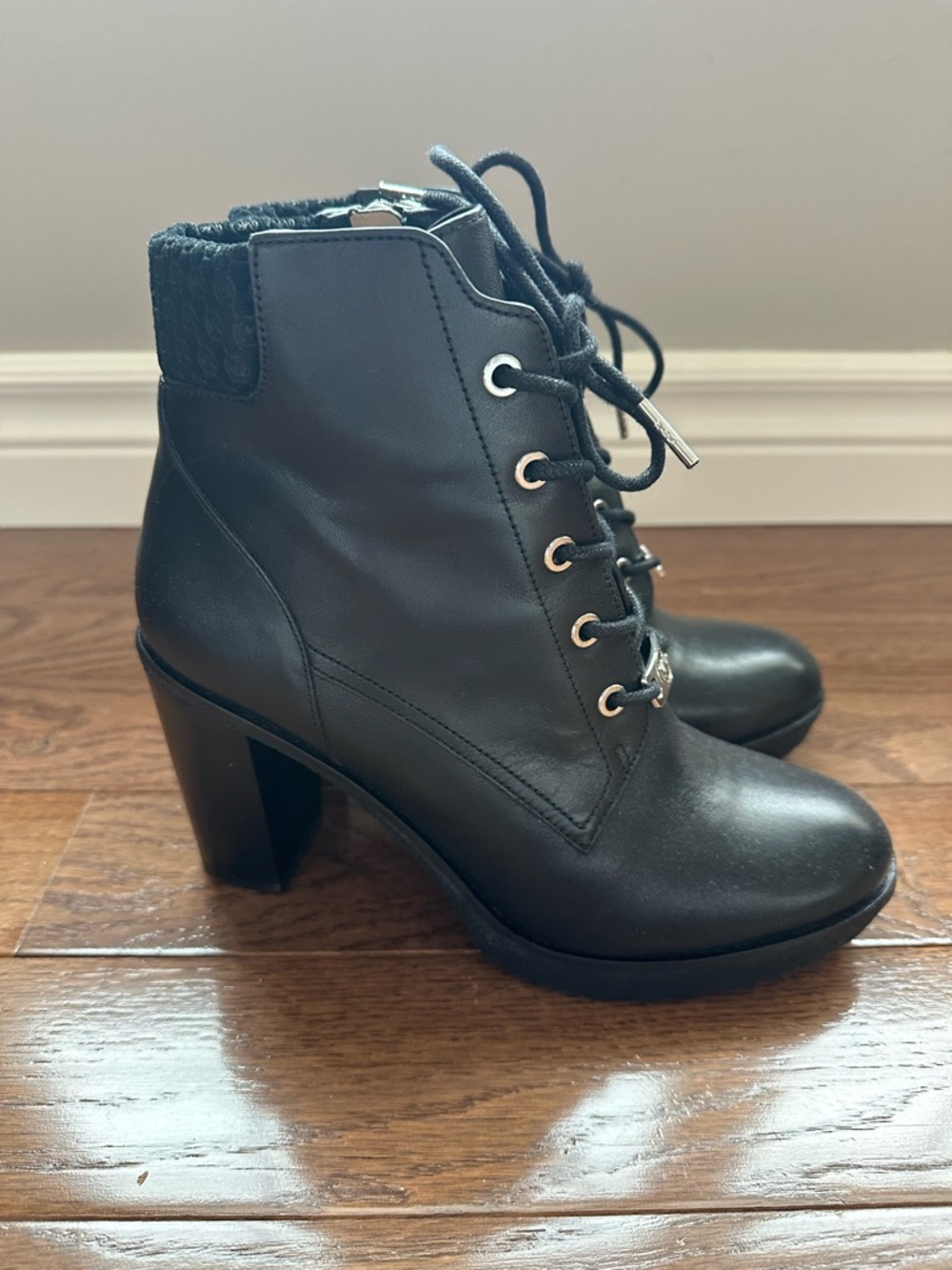 Micheal Kors Women's Black Lace-Up Leather Ankle Boots